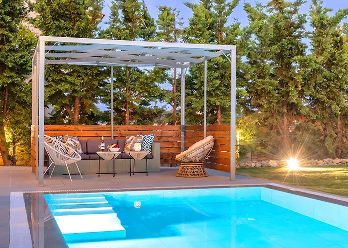 Luminosa Luxury Villa *