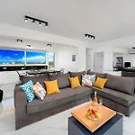 Luminosa Luxury Villa