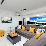 Luminosa Luxury Villa *