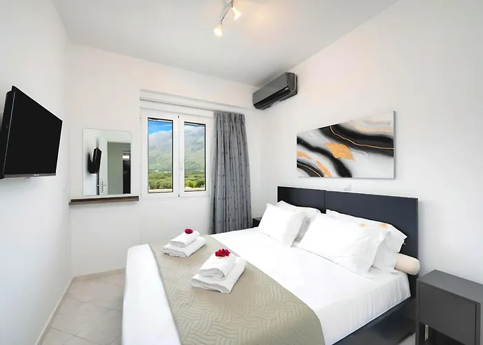 Luminosa Luxury Villa